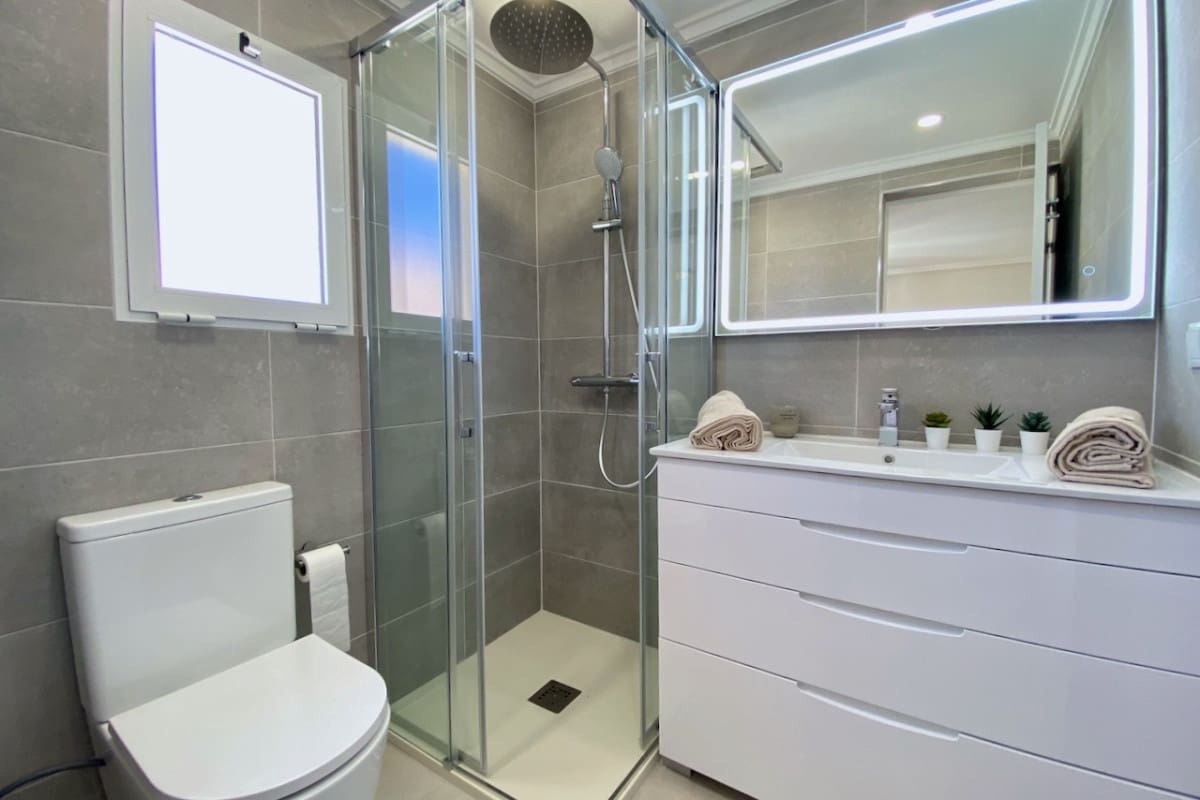 4 soveværelse Byhus til salg i Playa Flamenca med swimmingpool - € 299.000 (Ref: 9126150)