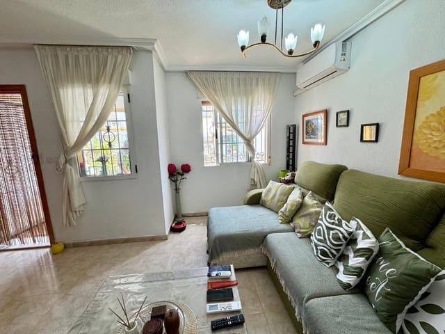 3 Zimmer Haus zu verkaufen in Torrevieja mit Pool - 200.000 € (Ref: 9133484)