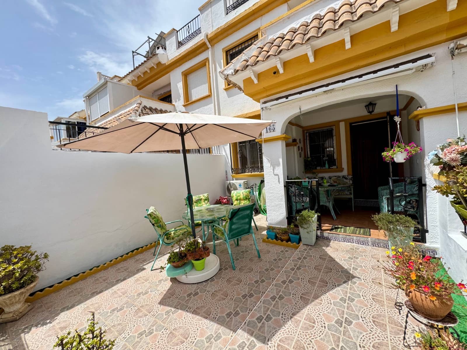 3 Zimmer Haus zu verkaufen in Torrevieja mit Pool - 200.000 € (Ref: 9133484)