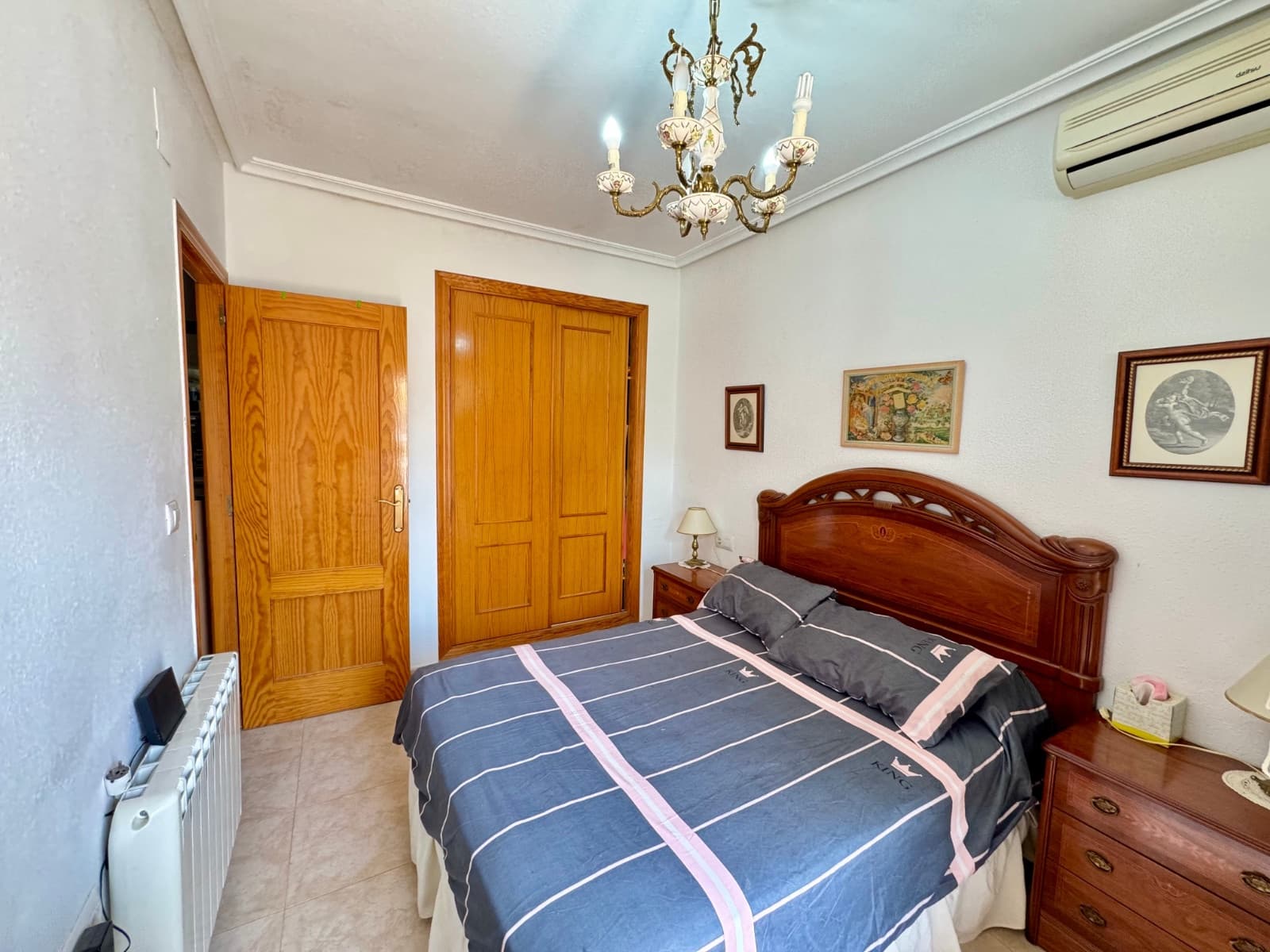 3 Zimmer Haus zu verkaufen in Torrevieja mit Pool - 200.000 € (Ref: 9133484)