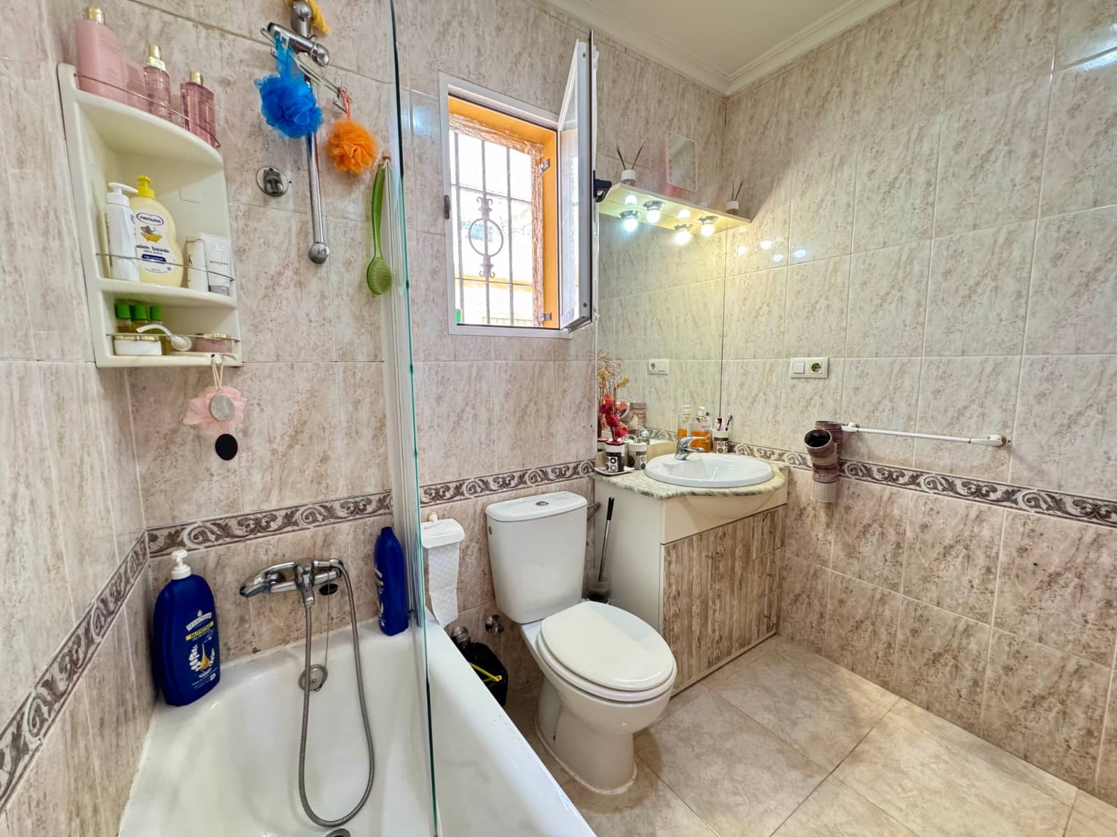 3 Zimmer Haus zu verkaufen in Torrevieja mit Pool - 200.000 € (Ref: 9133484)