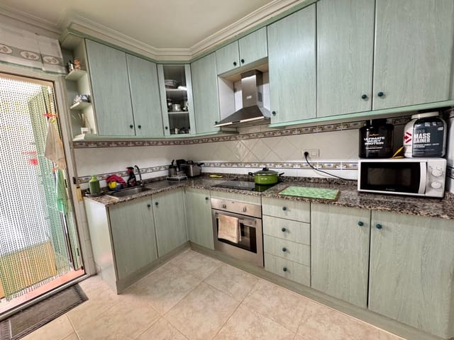 3 Zimmer Haus zu verkaufen in Torrevieja mit Pool - 200.000 € (Ref: 9133484)