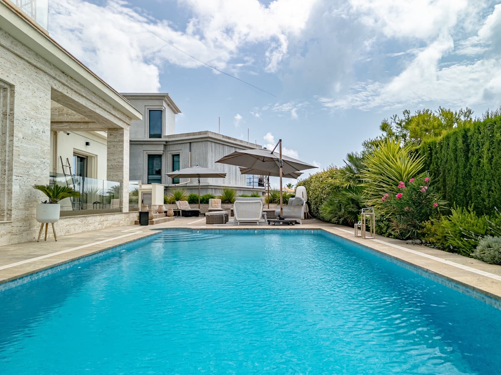 6 slaapkamer Villa te koop in La Zenia met zwembad garage - € 2.950.000 (Ref: 9150770)