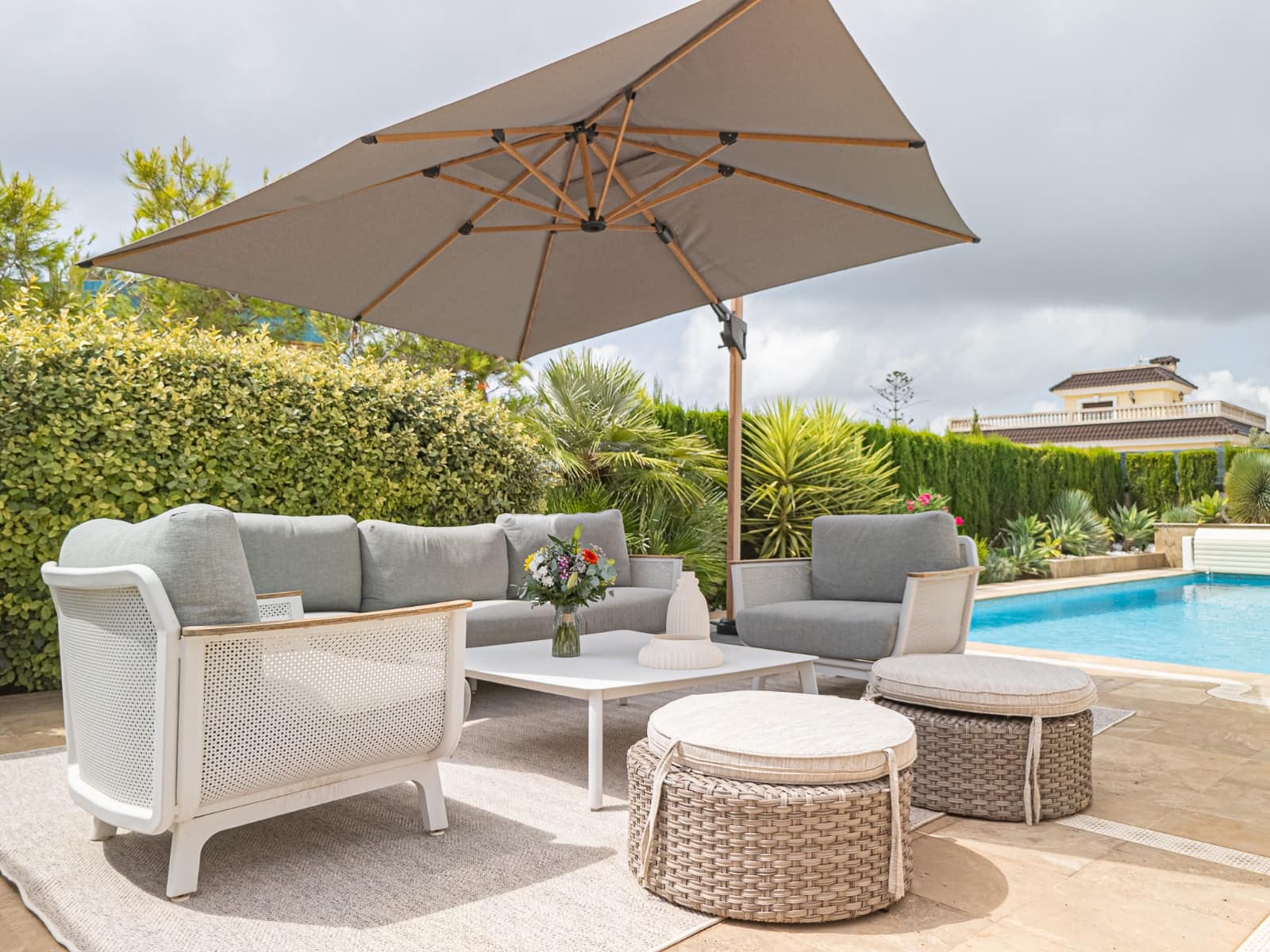 6 slaapkamer Villa te koop in La Zenia met zwembad garage - € 2.950.000 (Ref: 9150770)