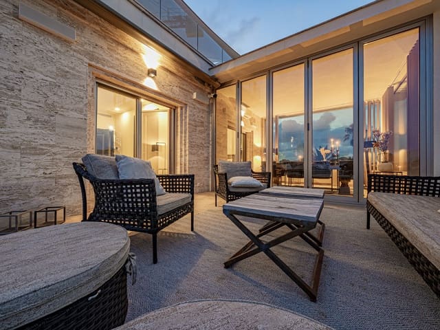 6 slaapkamer Villa te koop in La Zenia, Orihuela met zwembad garage - € 2.950.000 (Ref: 9150770)