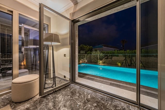 6 slaapkamer Villa te koop in La Zenia, Orihuela met zwembad garage - € 2.950.000 (Ref: 9150770)