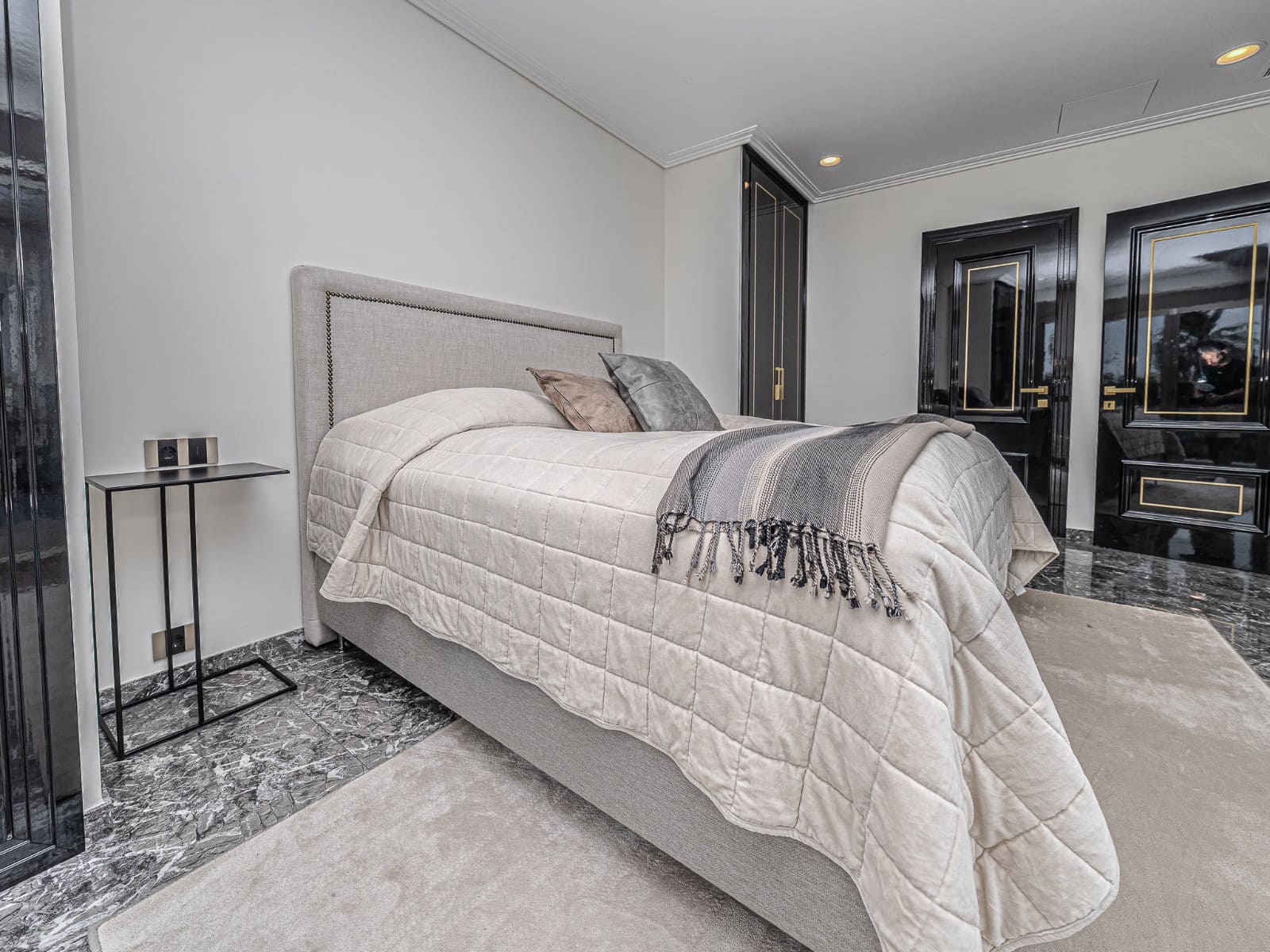 6 makuuhuone Huvila myytävänä paikassa La Zenia mukana uima-altaan 
autotalli - 2 950 000 € (Ref: 9150770)