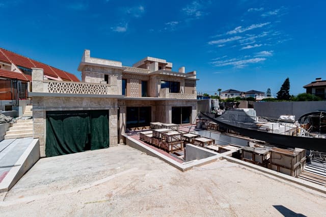 5 Zimmer Villa zu verkaufen in La Mata, Torrevieja mit Pool - 4.500.000 € (Ref: 9161600)