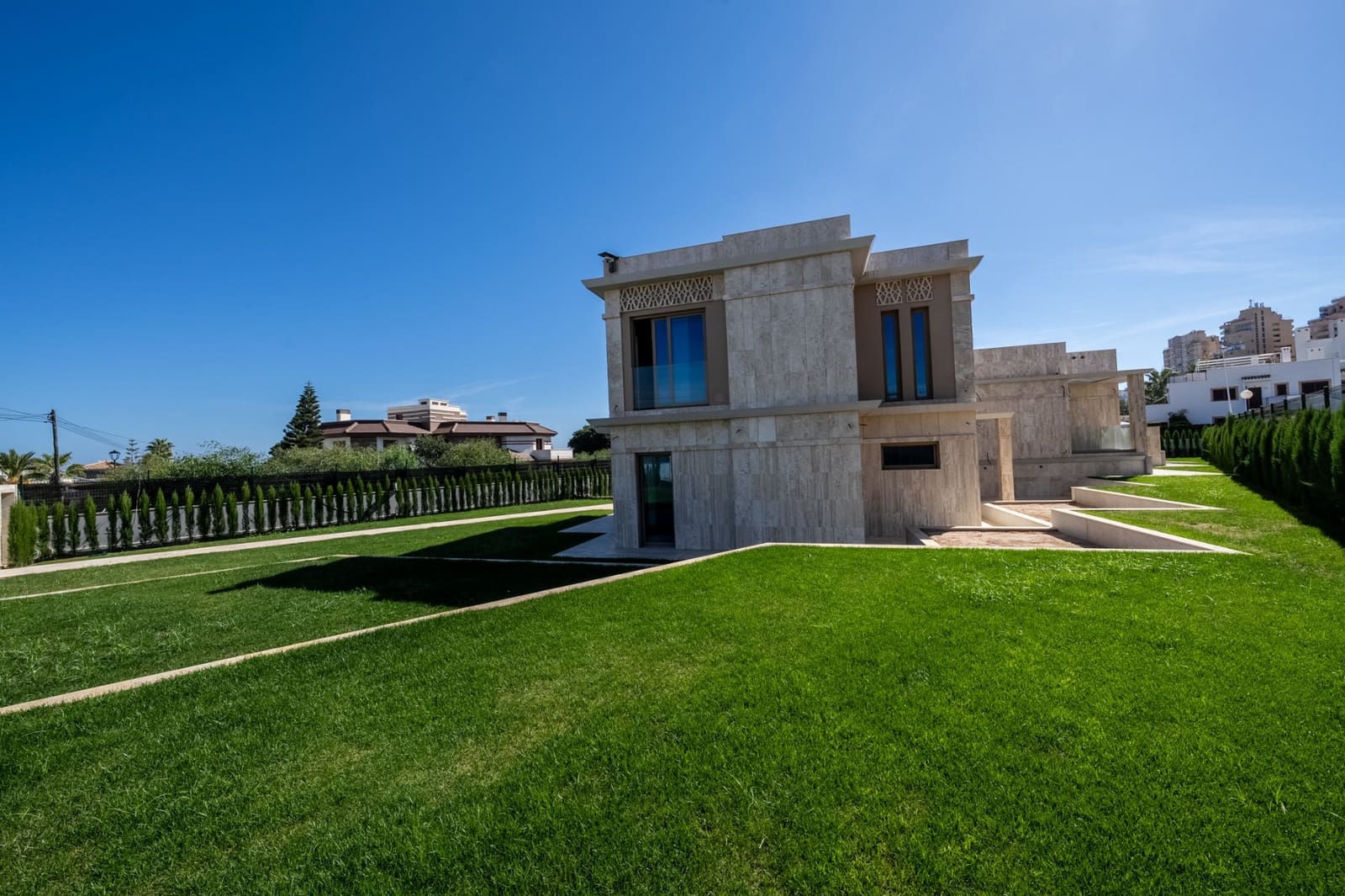 5 bedroom Villa for sale in La Mata with pool garage - € 4,700,000 (Ref: 9161600)