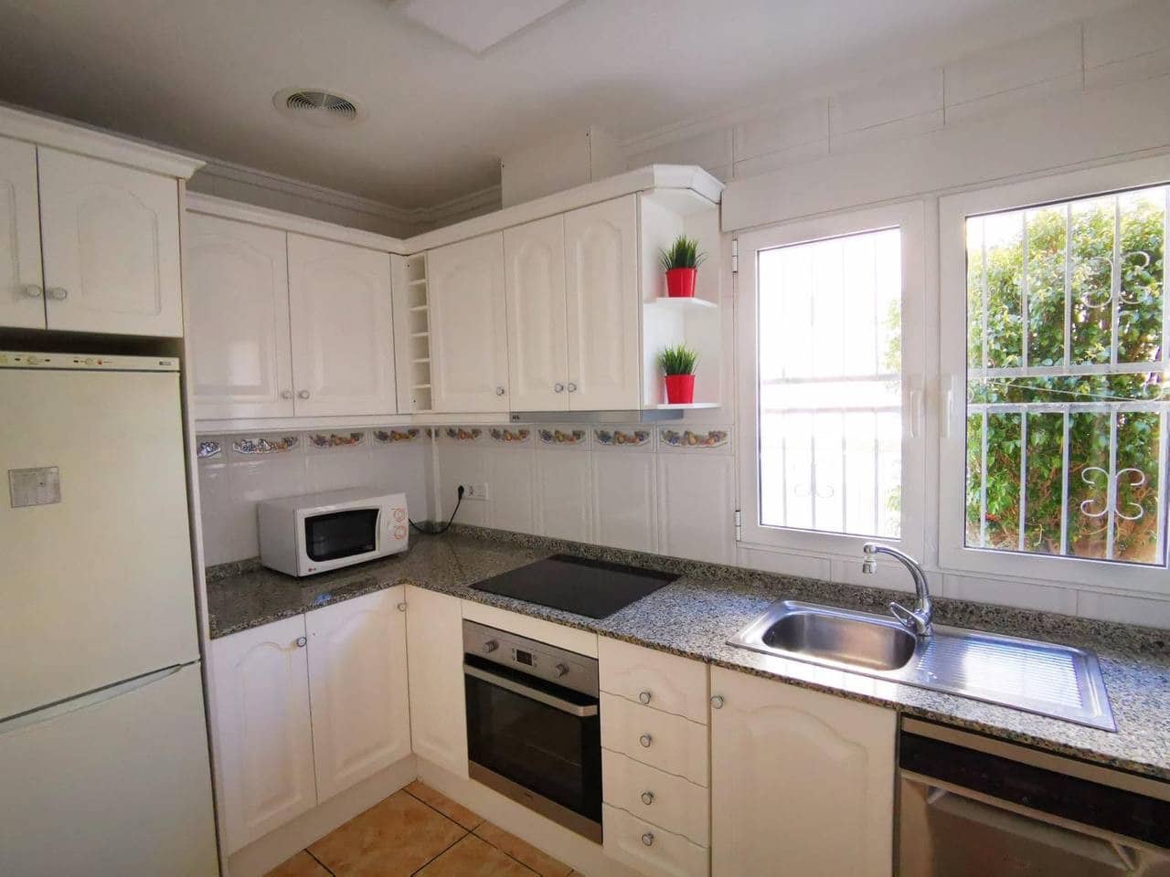 4 Zimmer Villa zu verkaufen in Los Altos mit Pool - 450.000 € (Ref: 9164544)