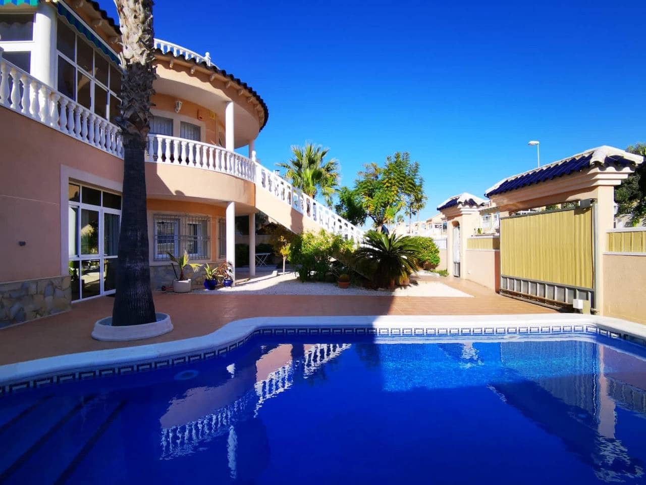 4 Zimmer Villa zu verkaufen in Los Altos mit Pool - 450.000 € (Ref: 9164544)