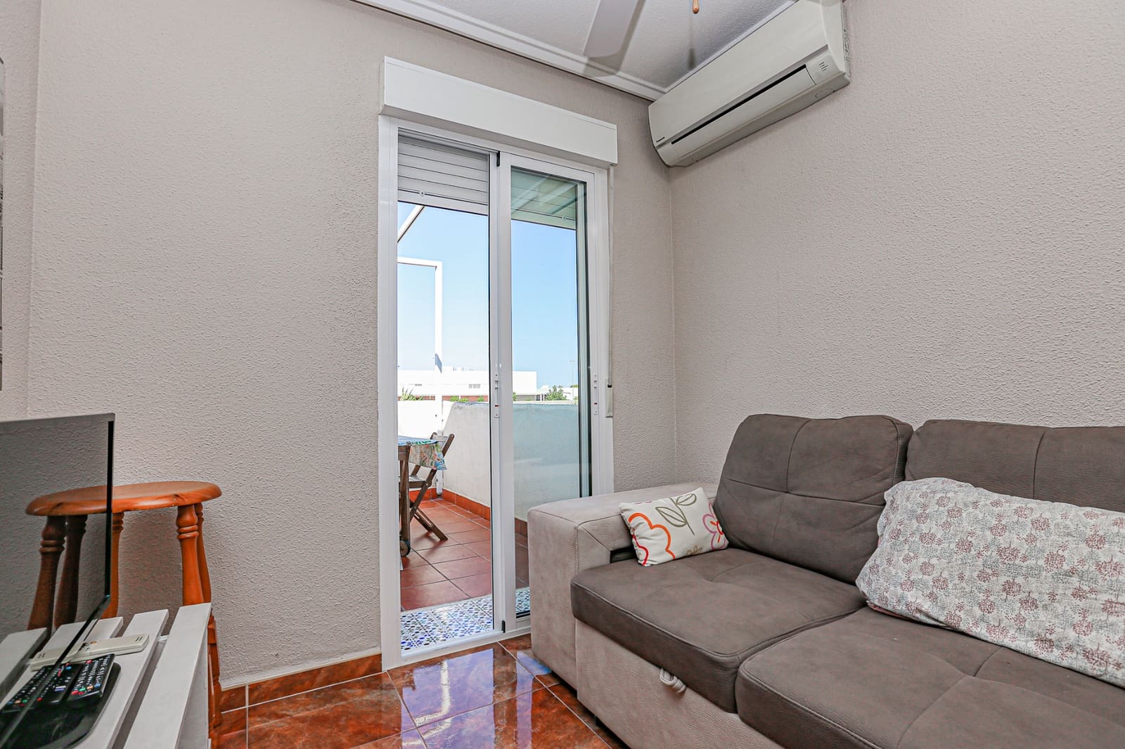 2 sypialnia Penthouse na sprzedaż w Torrevieja z basenem - 148 000 € (Ref: 9180081)