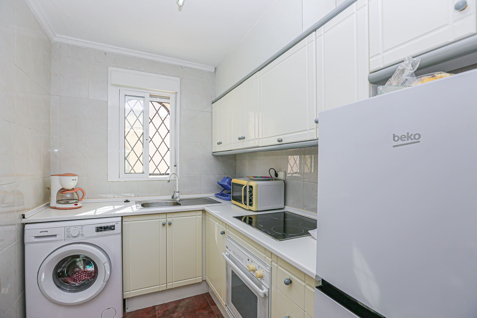 2 sypialnia Penthouse na sprzedaż w Torrevieja z basenem - 148 000 € (Ref: 9180081)