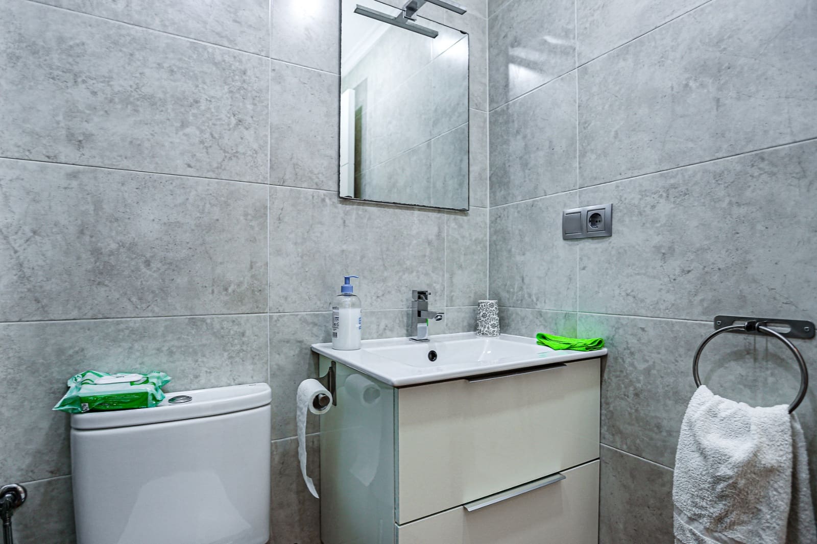 2 sypialnia Penthouse na sprzedaż w Torrevieja z basenem - 148 000 € (Ref: 9180081)