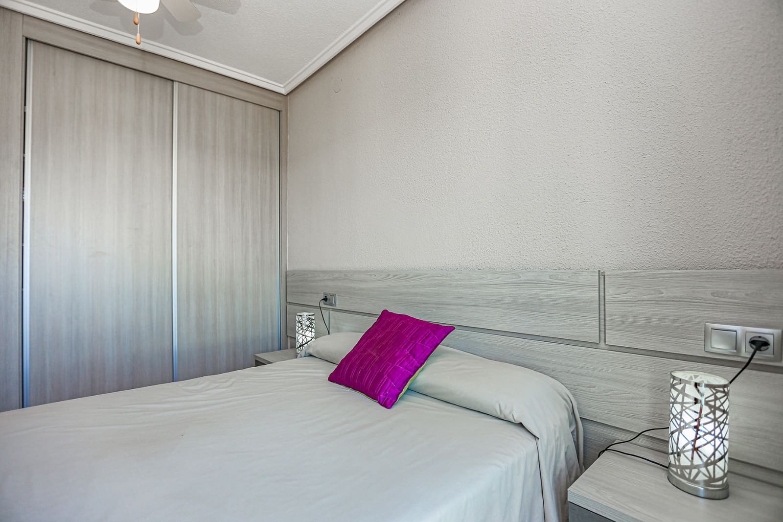 2 sypialnia Penthouse na sprzedaż w Torrevieja z basenem - 148 000 € (Ref: 9180081)