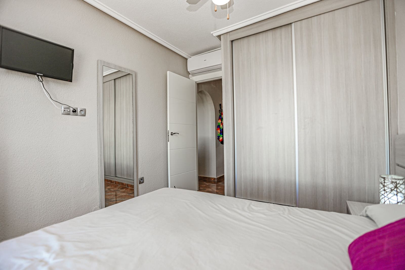 2 sypialnia Penthouse na sprzedaż w Torrevieja z basenem - 148 000 € (Ref: 9180081)