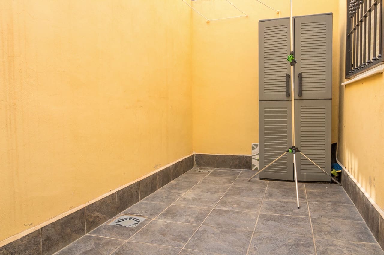 3 slaapkamer Appartement te koop in La Siesta met zwembad - € 158.000 (Ref: 9180353)