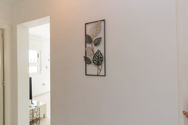 3 slaapkamer Appartement te koop in La Siesta, Torrevieja met zwembad - € 158.000 (Ref: 9180353)