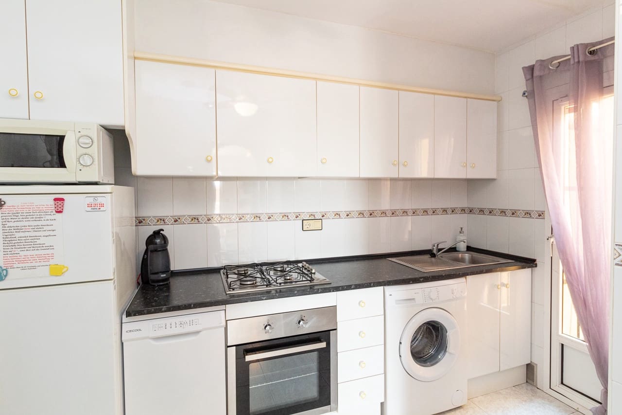 3 slaapkamer Appartement te koop in La Siesta met zwembad - € 158.000 (Ref: 9180353)