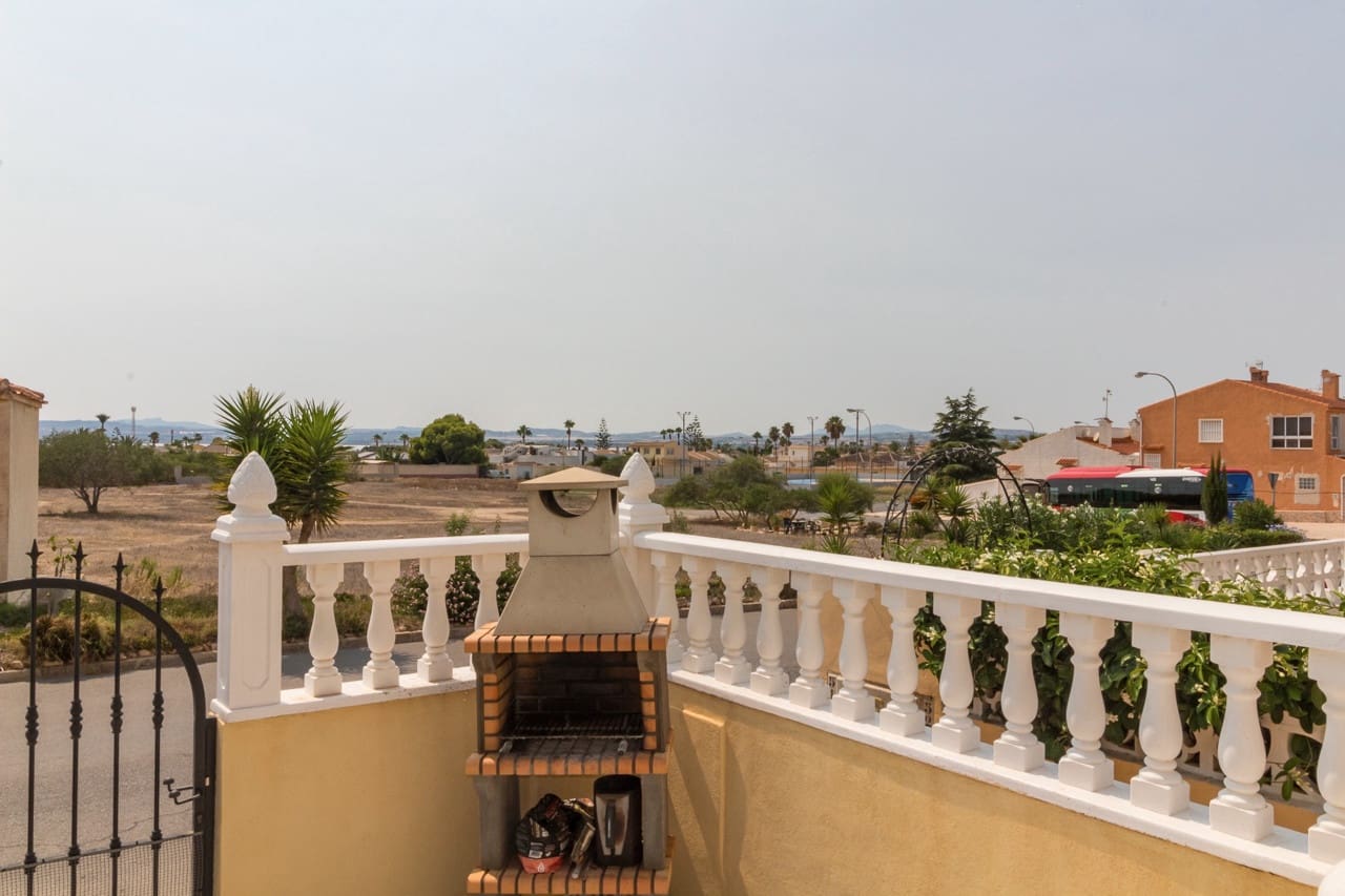 3 slaapkamer Appartement te koop in La Siesta met zwembad - € 158.000 (Ref: 9180353)