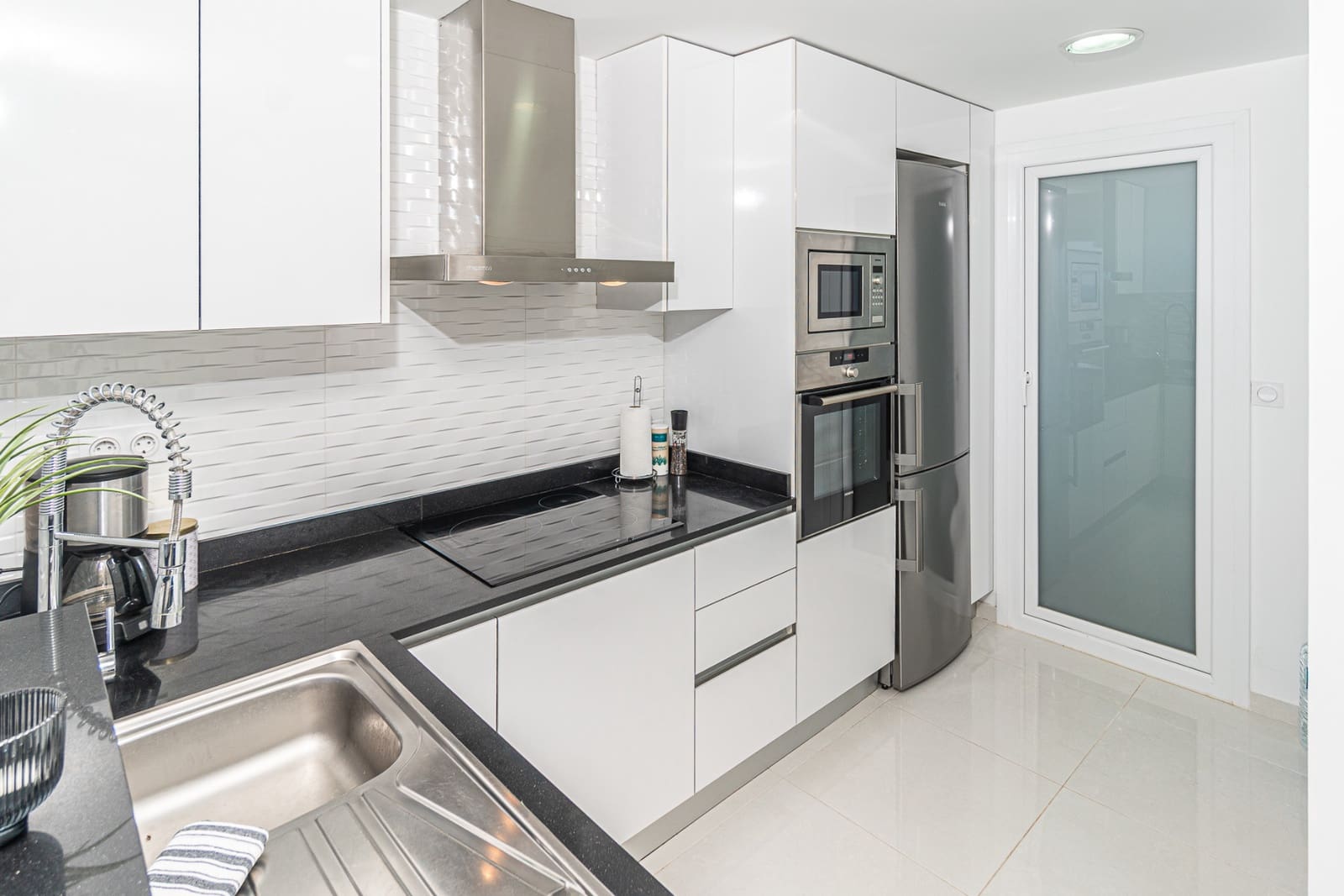 2 chambre Penthouse à vendre à Punta Prima avec piscine garage - 595 000 € (Ref: 9204897)