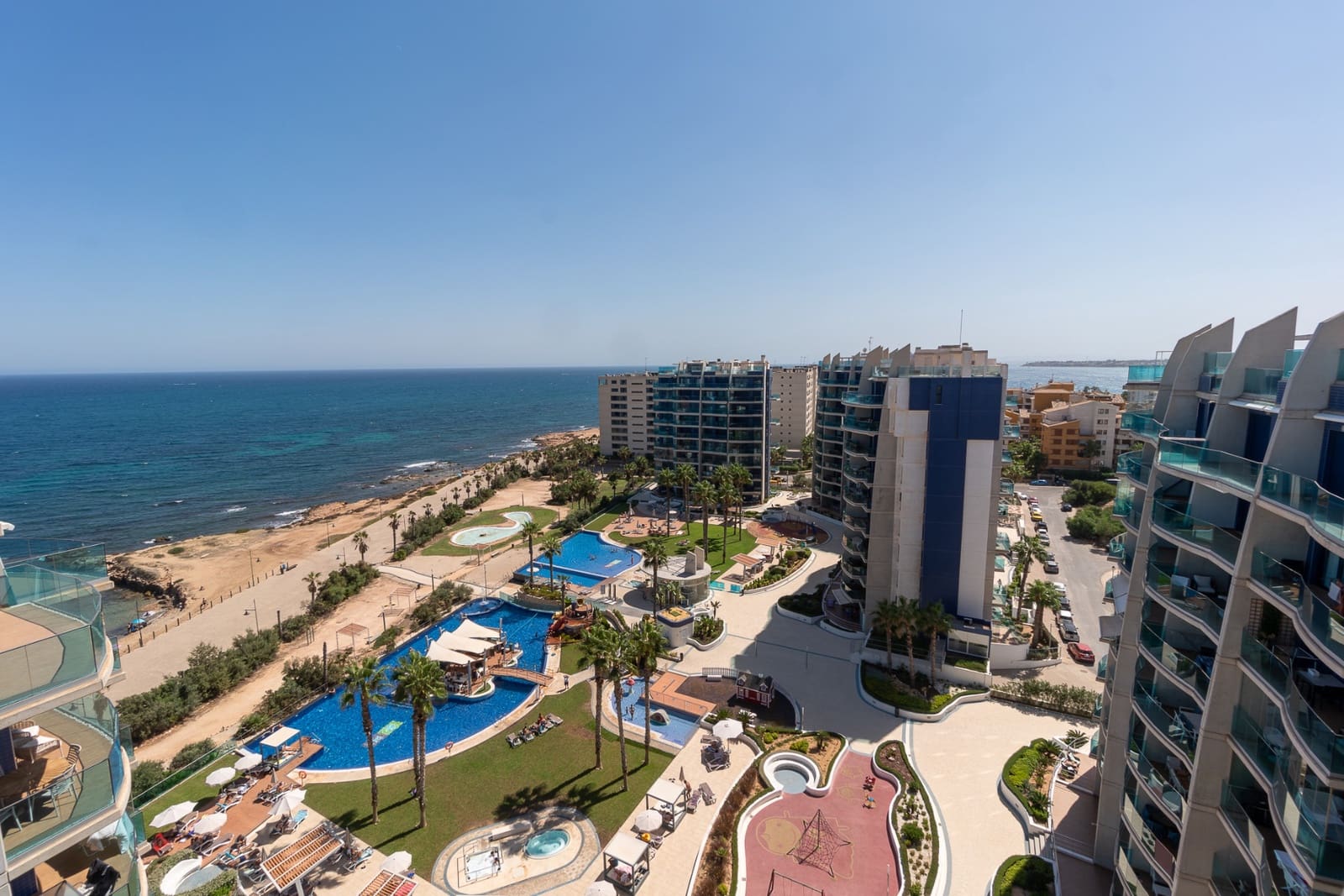 2 chambre Penthouse à vendre à Punta Prima avec piscine garage - 595 000 € (Ref: 9204897)