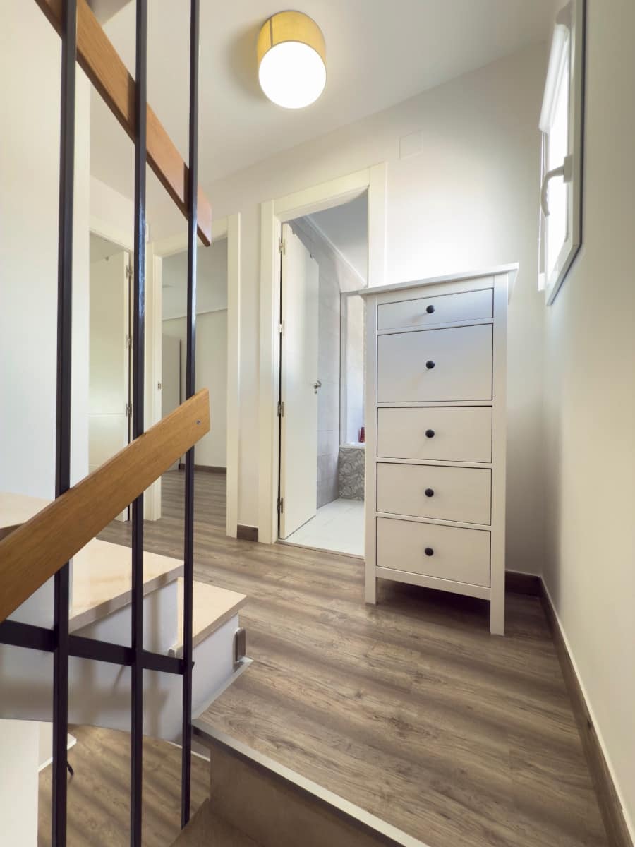 3 makuuhuone Omakotitalo vuokrattavana paikassa Los Balcones mukana uima-altaan - 1 100 € (Ref: 9219190)