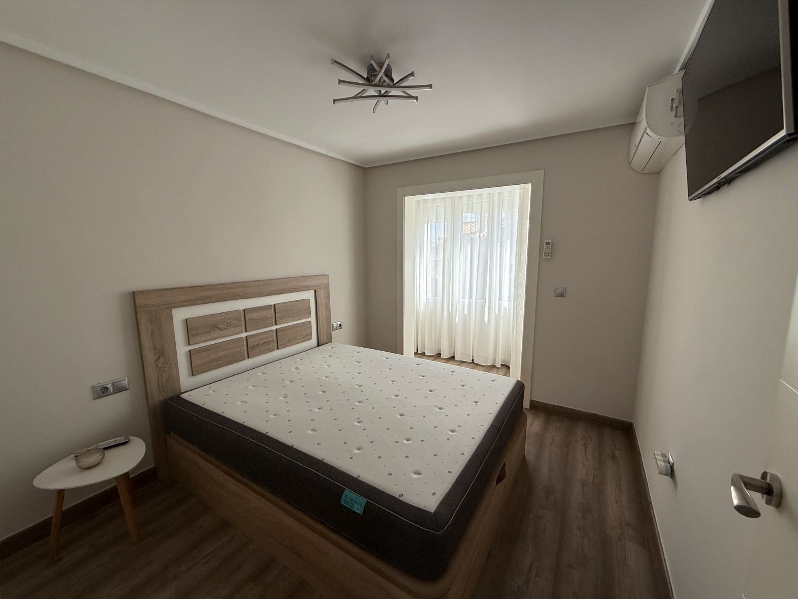 3 makuuhuone Omakotitalo vuokrattavana paikassa Los Balcones mukana uima-altaan - 1 100 € (Ref: 9219190)