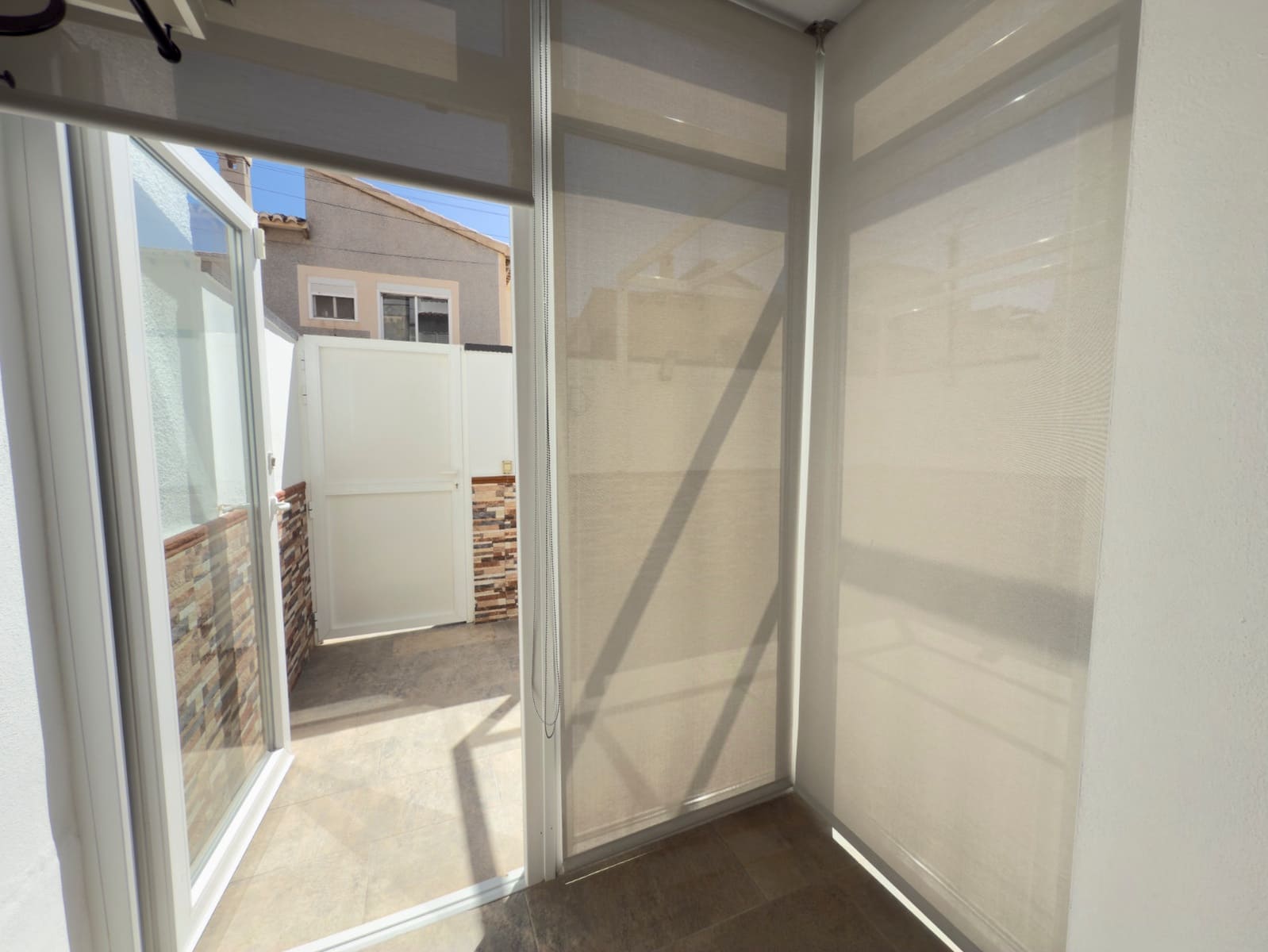 3 makuuhuone Omakotitalo vuokrattavana paikassa Los Balcones mukana uima-altaan - 1 100 € (Ref: 9219190)