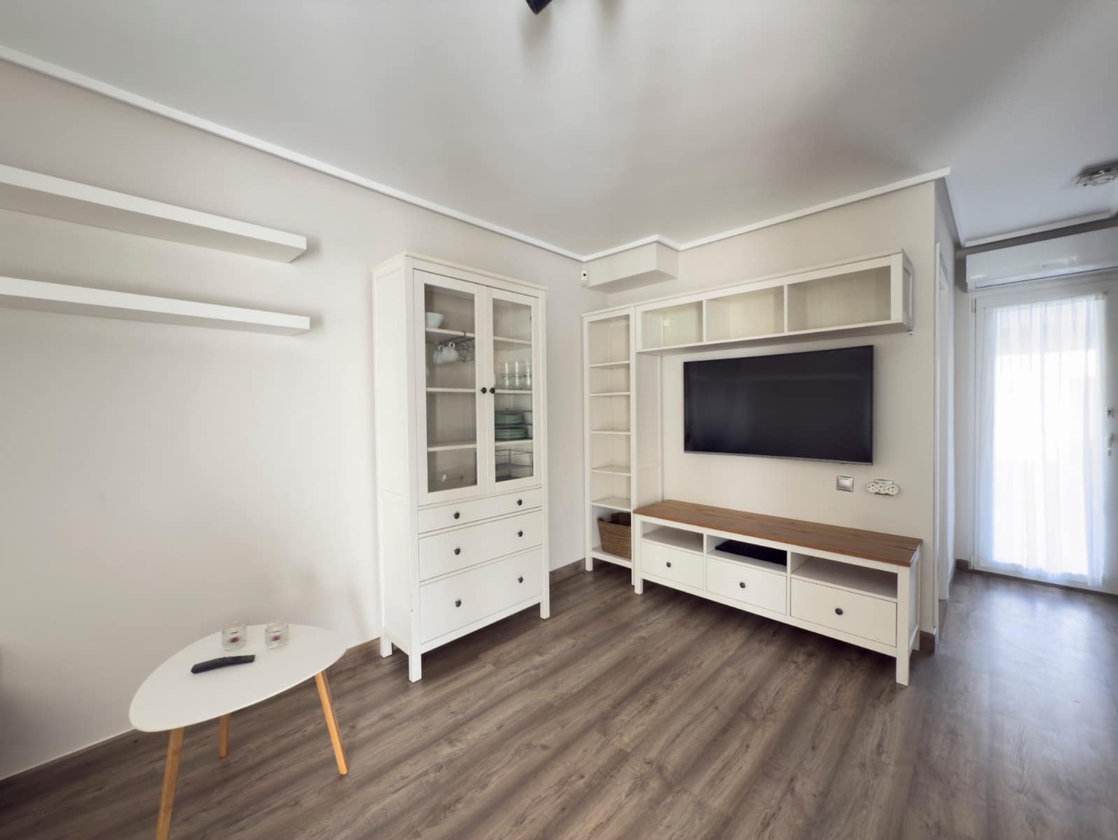 3 makuuhuone Omakotitalo vuokrattavana paikassa Los Balcones mukana uima-altaan - 1 100 € (Ref: 9219190)