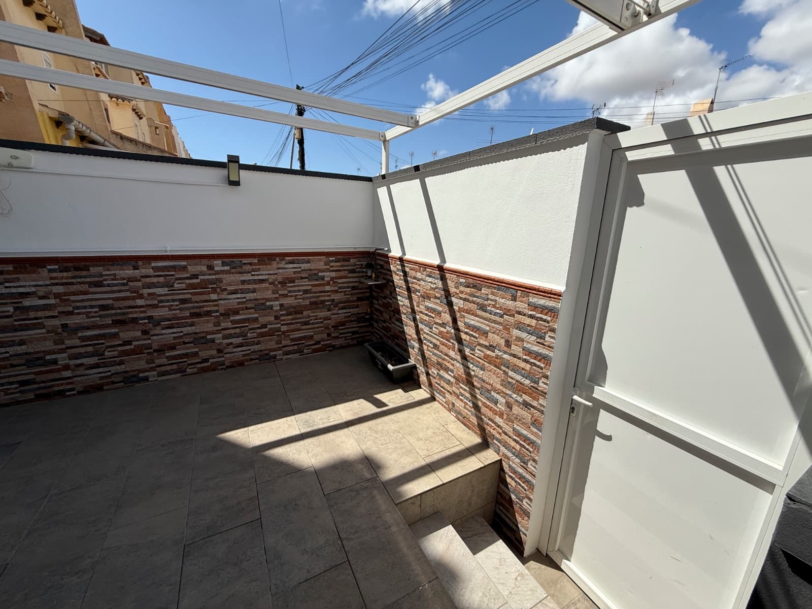 3 makuuhuone Omakotitalo vuokrattavana paikassa Los Balcones mukana uima-altaan - 1 100 € (Ref: 9219190)