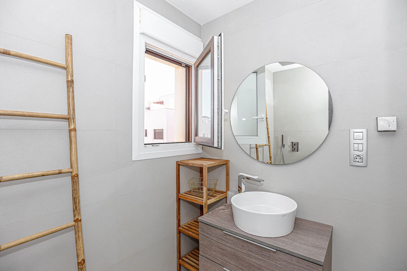 3 slaapkamer Villa te koop in Dona Pepa met zwembad - € 550.000 (Ref: 9223652)