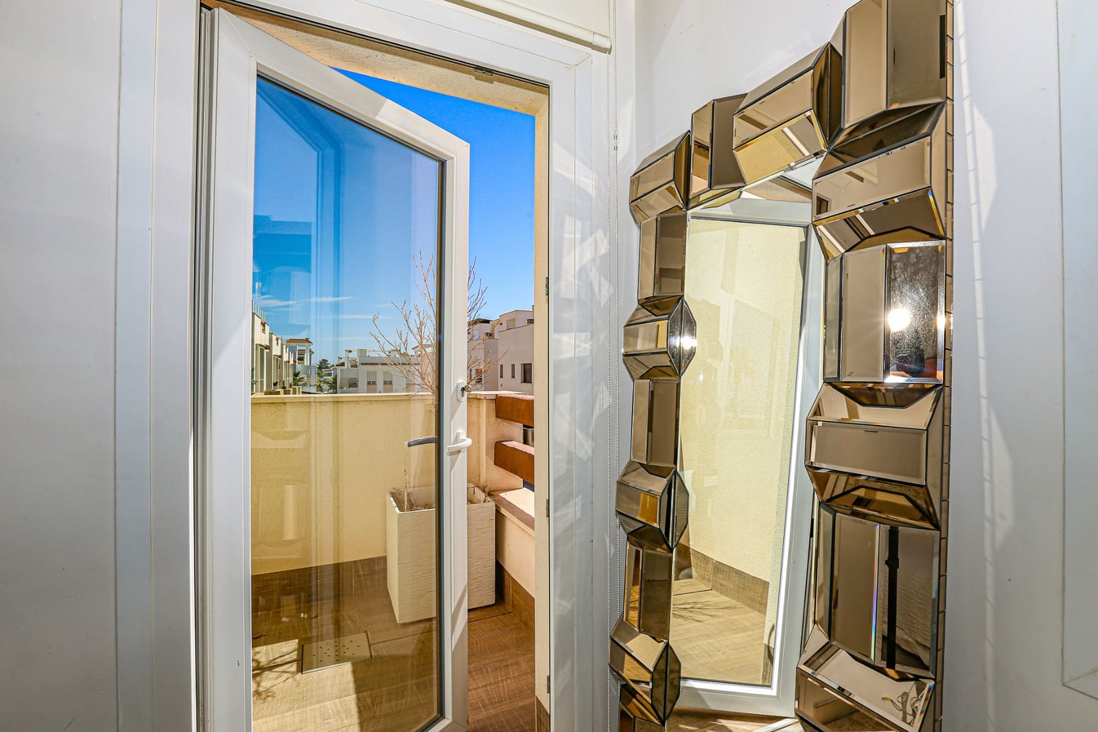 3 slaapkamer Villa te koop in Dona Pepa met zwembad - € 550.000 (Ref: 9223652)