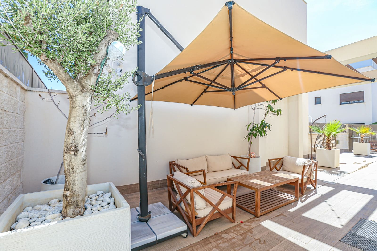 3 slaapkamer Villa te koop in Dona Pepa met zwembad - € 550.000 (Ref: 9223652)