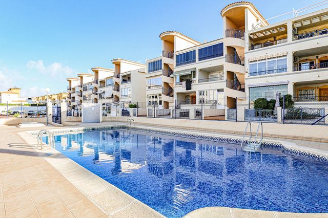 2 bedroom Apartment for rent in Punta Prima, Orihuela with pool - € 850 (Ref: 9231232)