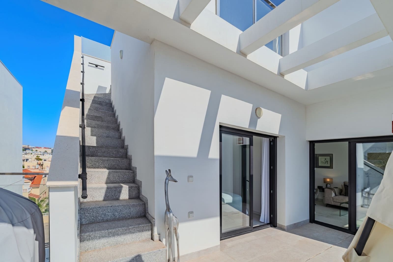 2 soveværelse Penthouse til salg i La Zenia med swimmingpool - € 449.000 (Ref: 9235485)