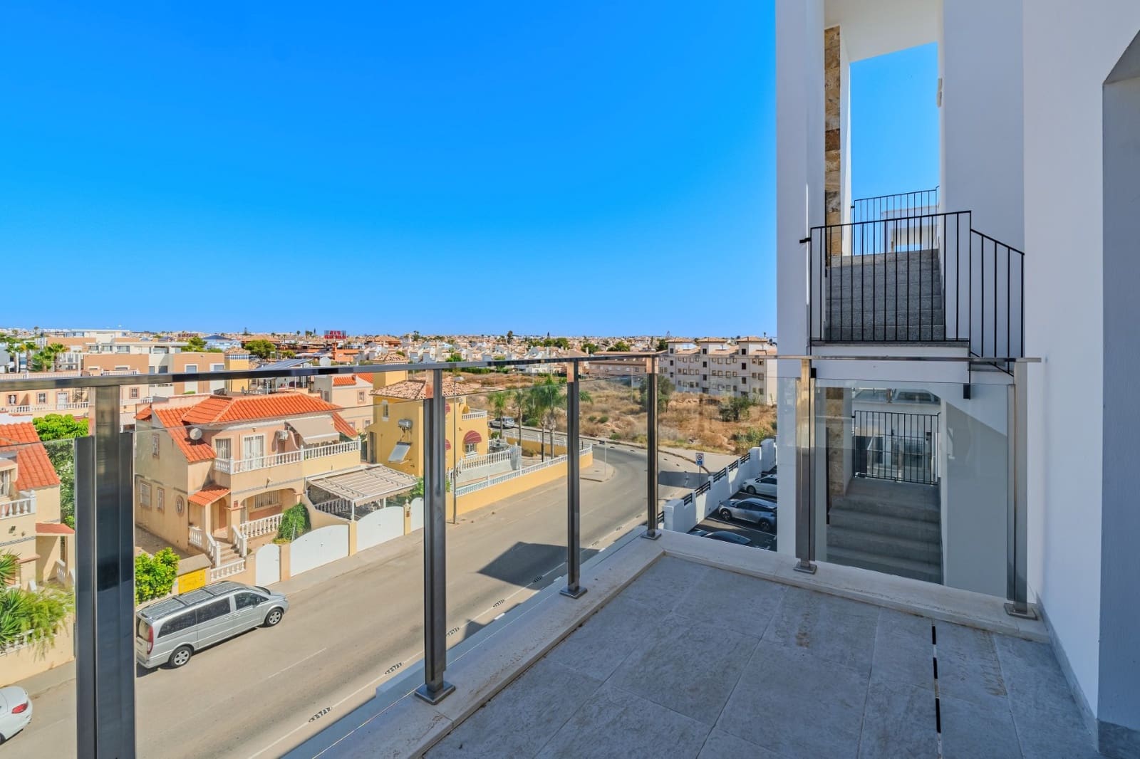 2 soveværelse Penthouse til salg i La Zenia med swimmingpool - € 449.000 (Ref: 9235485)
