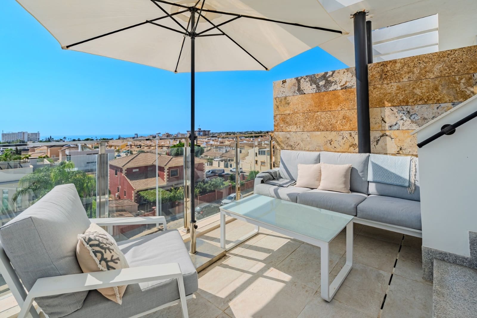 2 soveværelse Penthouse til salg i La Zenia med swimmingpool - € 449.000 (Ref: 9235485)
