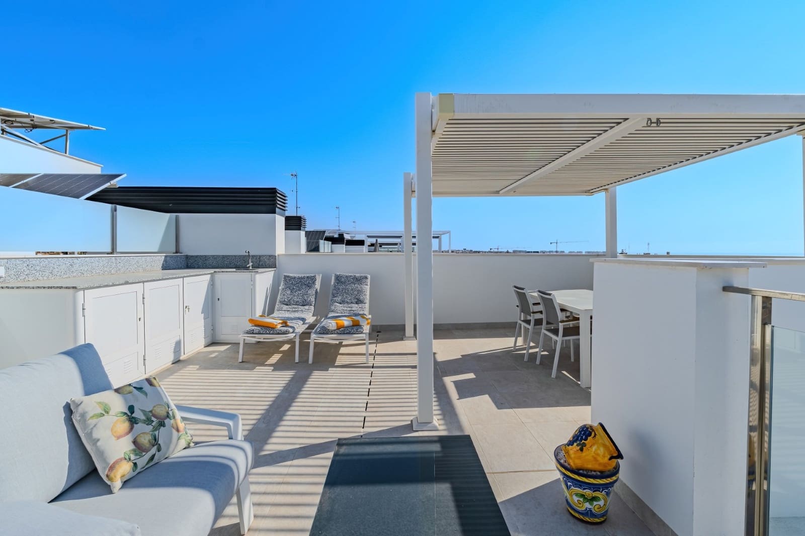 2 soveværelse Penthouse til salg i La Zenia med swimmingpool - € 449.000 (Ref: 9235485)