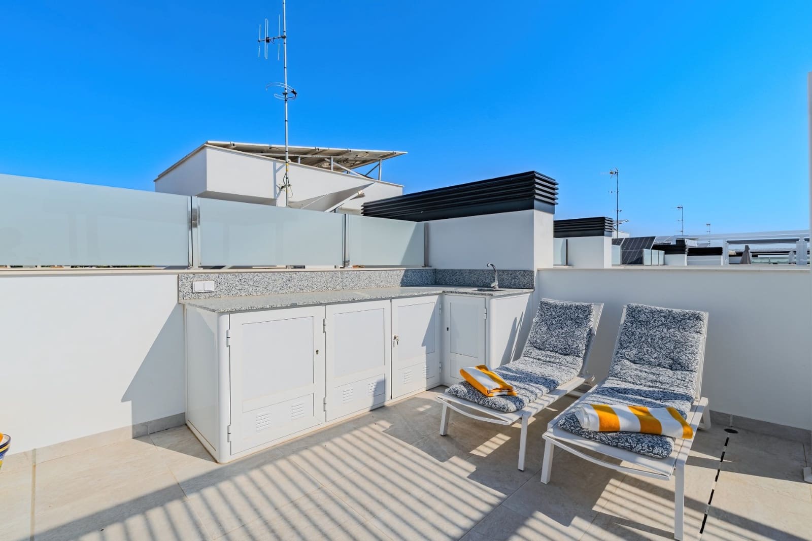2 soveværelse Penthouse til salg i La Zenia med swimmingpool - € 449.000 (Ref: 9235485)