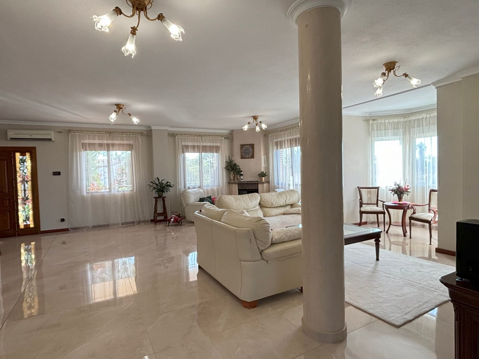 5 bedroom Villa for sale in Ciudad Quesada with pool - € 630,000 (Ref: 9253808)