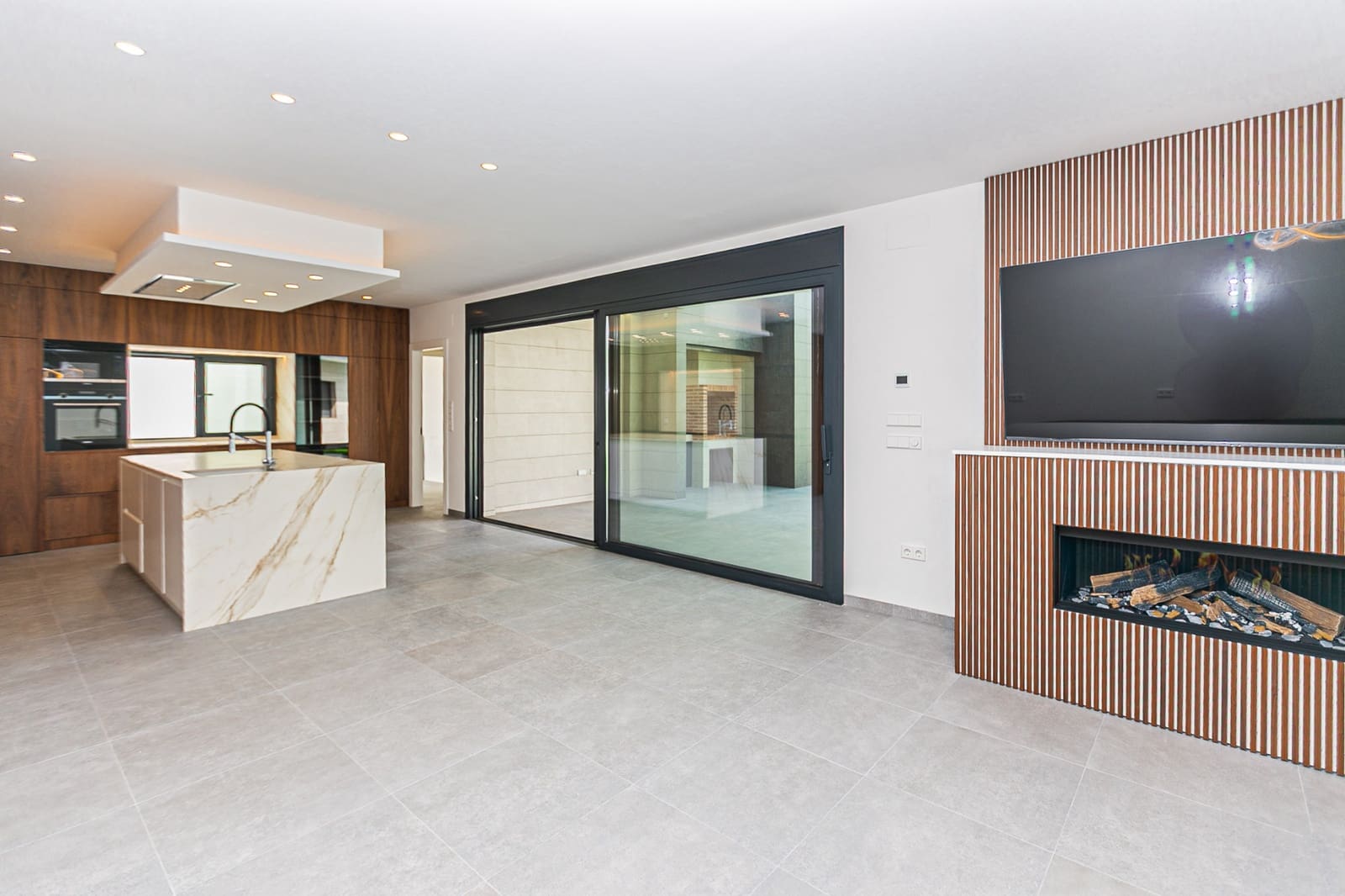 5 bedroom Villa for sale in San Pedro del Pinatar with pool garage - € 1,300,000 (Ref: 9296513)