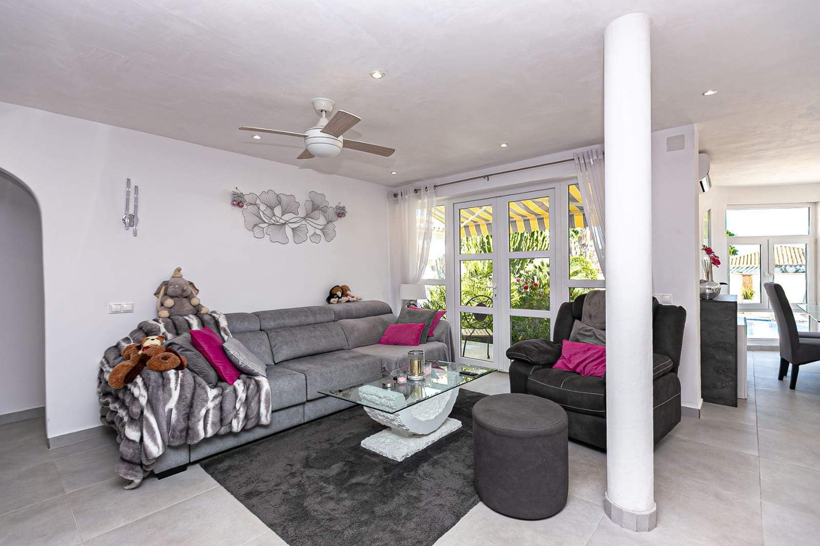 6 sovrum Villa till salu i Campoamor med pool garage - 799 000 € (Ref: 9301650)