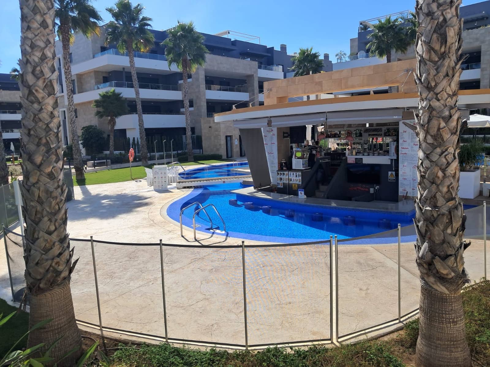 2 bedroom Penthouse for sale in Playa Flamenca with pool garage - € 495,000 (Ref: 9314399)