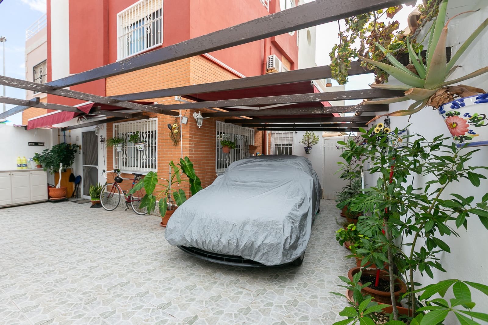 2 soverom Kjedet enebolig til salgs i Los Altos med svømmebasseng - € 195 000 (Ref: 9329810)