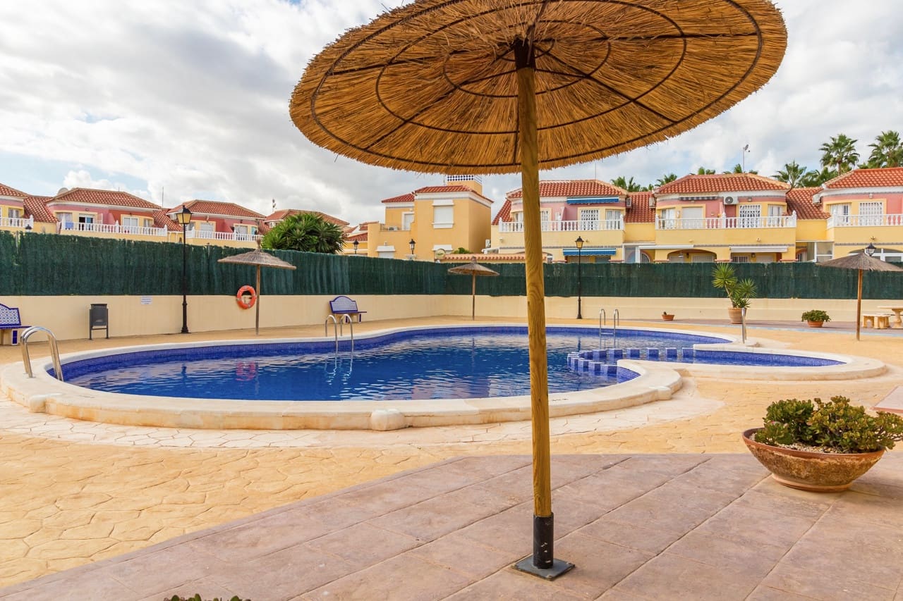 3 quarto Apartamento para venda em La Zenia com piscina - 199 000 € (Ref: 9336959)