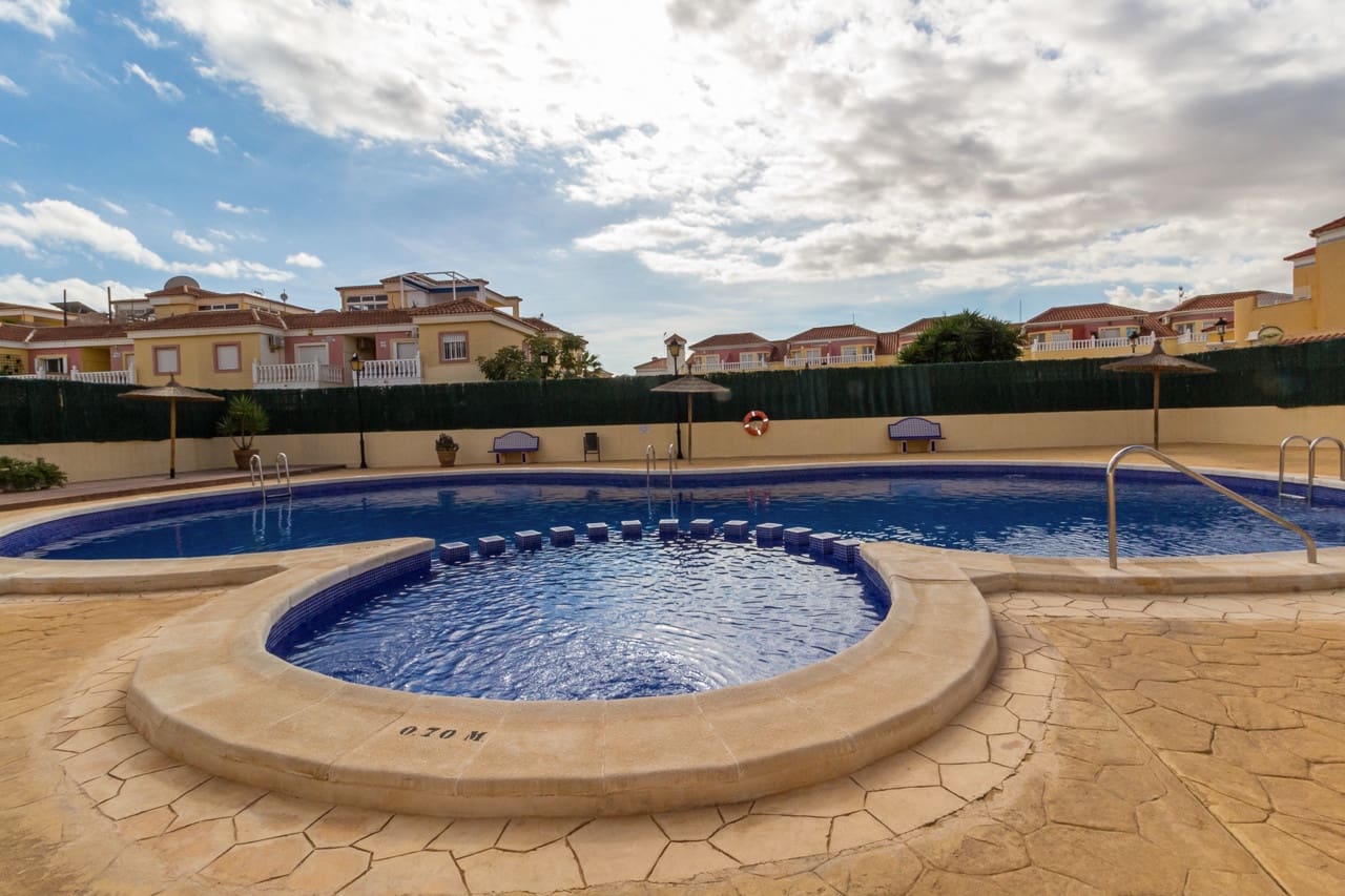 3 quarto Apartamento para venda em La Zenia com piscina - 199 000 € (Ref: 9336959)