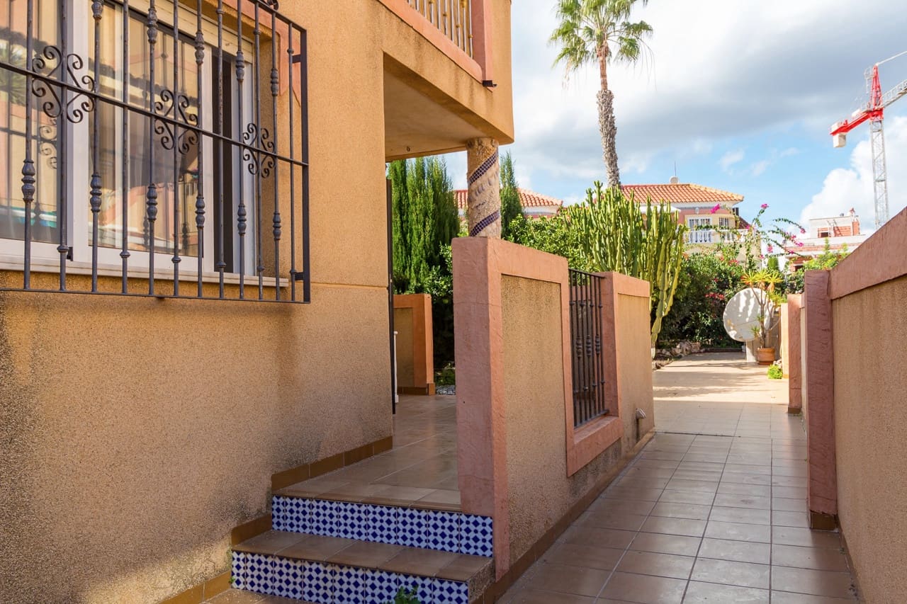 3 quarto Apartamento para venda em La Zenia com piscina - 199 000 € (Ref: 9336959)