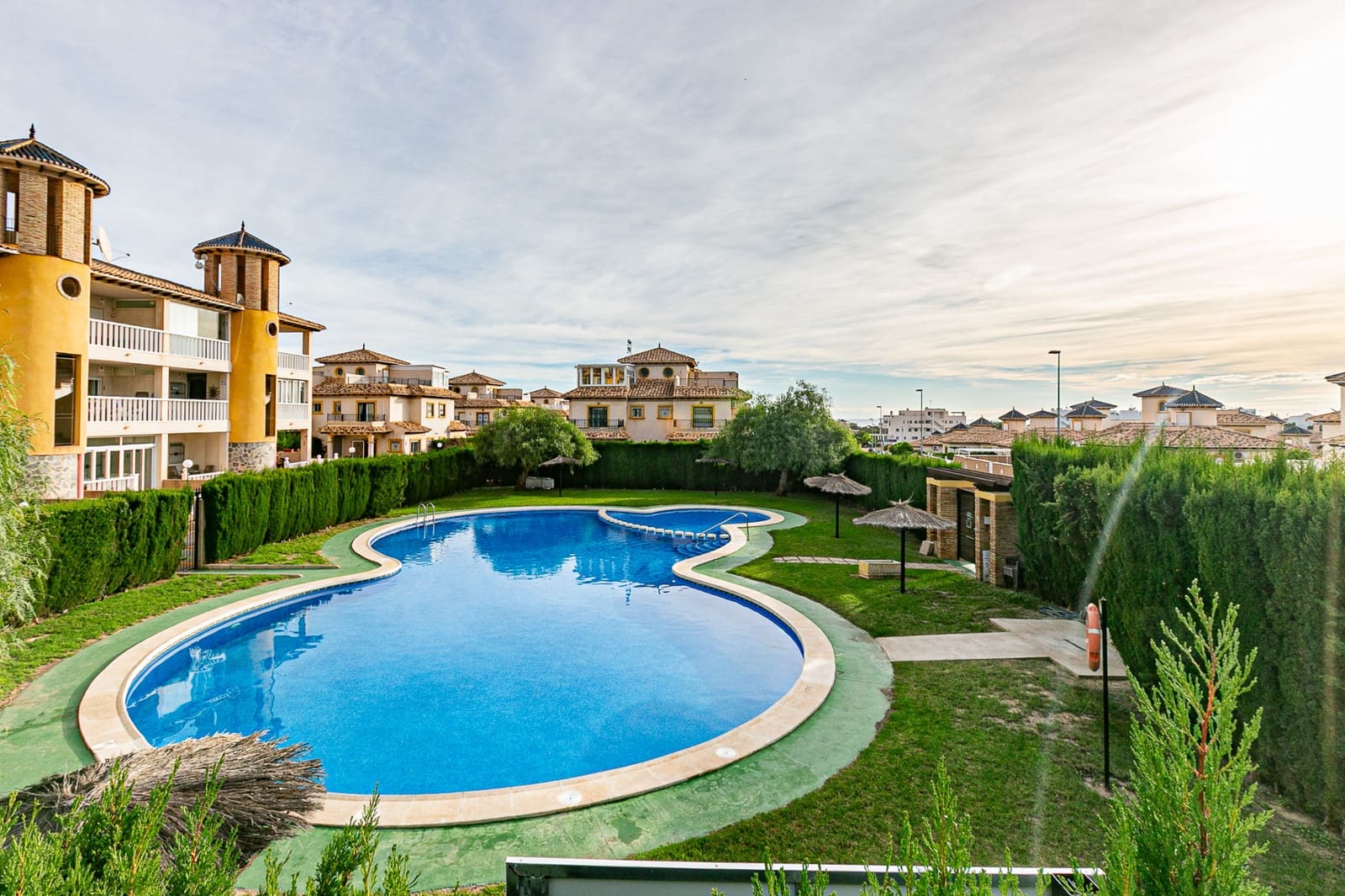 2 makuuhuone Huoneisto myytävänä paikassa La Zenia mukana uima-altaan - 179 900 € (Ref: 9337216)