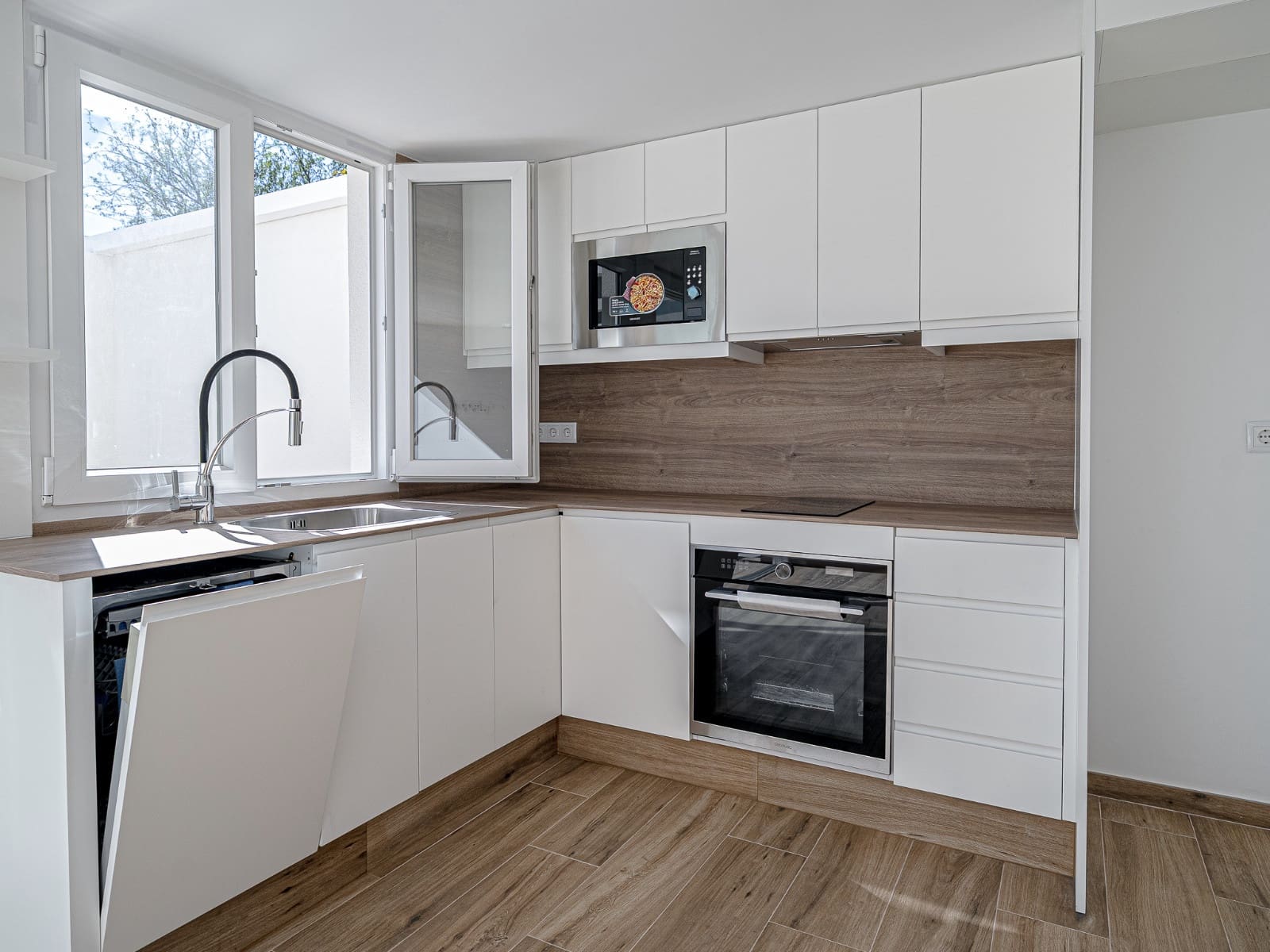 3 soverom Kjedet enebolig til salgs i Los Balcones med svømmebasseng - € 349 000 (Ref: 9345592)